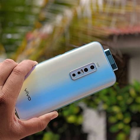 vivo V17 Pro review .
